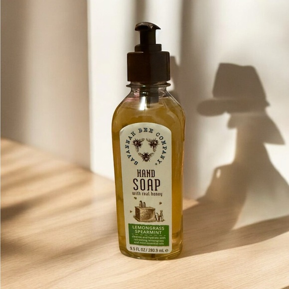 New Savannah Bee Company hand soap with real honey - Picture 1 of 1